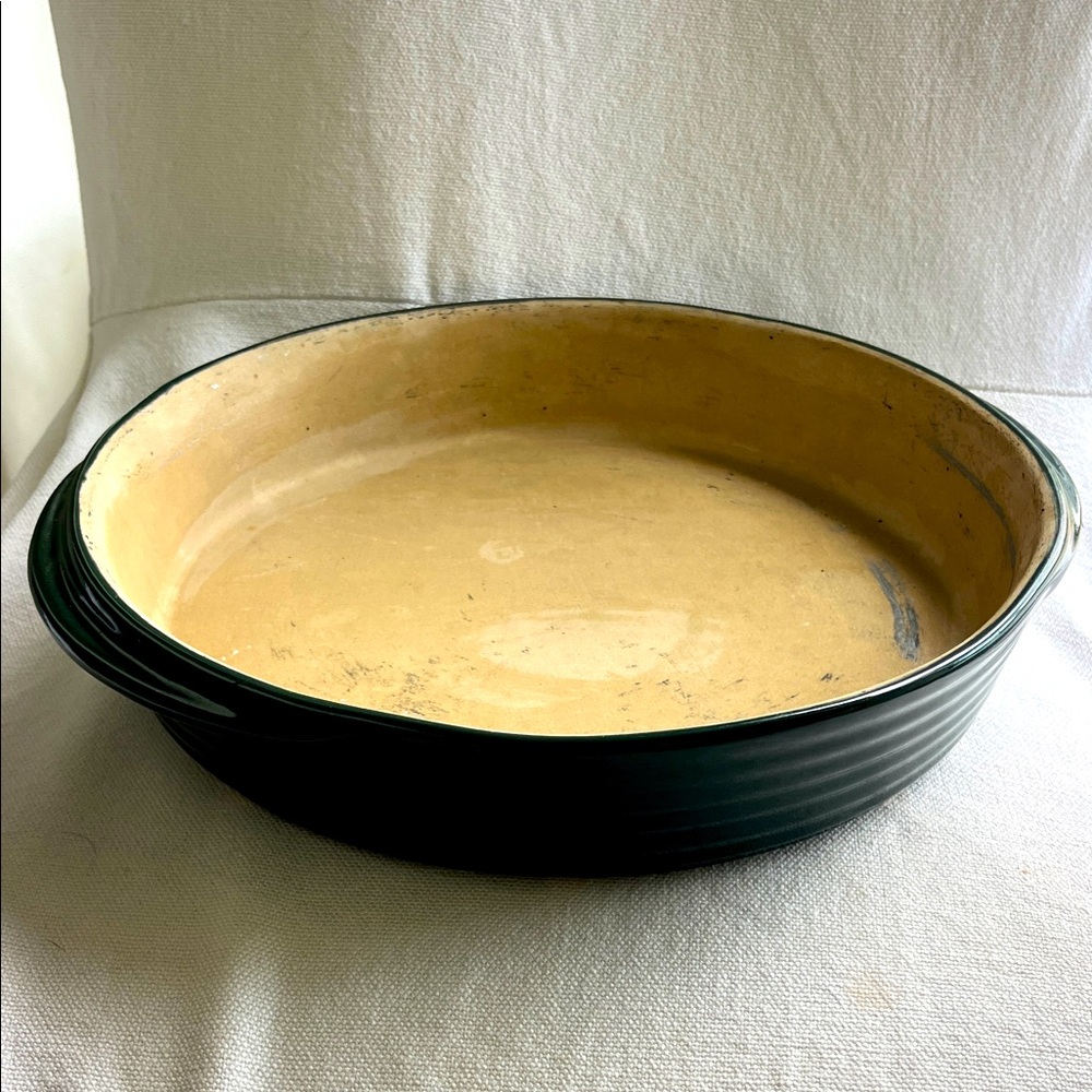 EUC The Pampered Chef family heritage green glazed 11" round deep dish baker